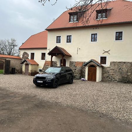 Penzion Tvrz Most Zewnętrze zdjęcie