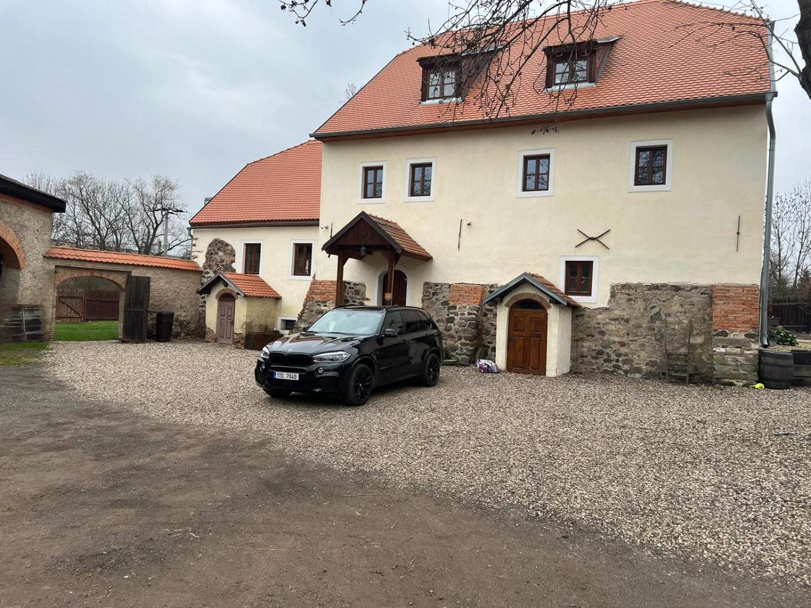 Penzion Tvrz Most Zewnętrze zdjęcie